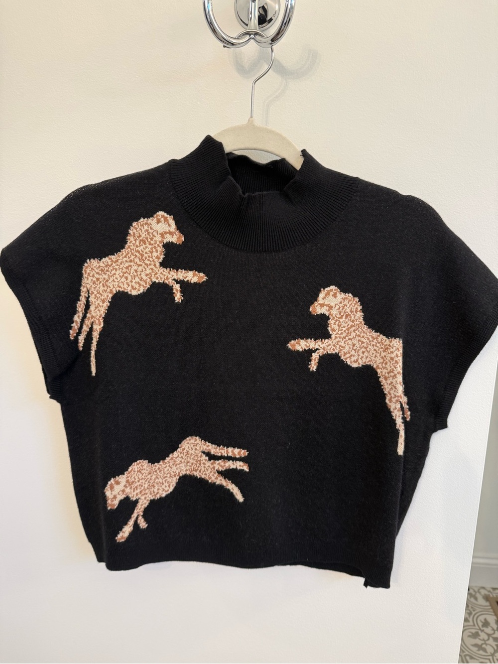 entro black Knit crop Sweater Vest